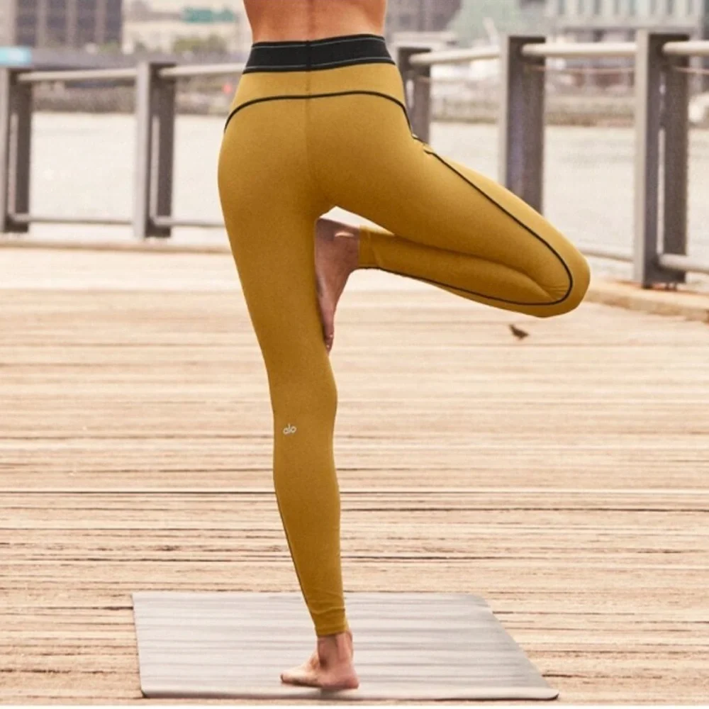 Alo Airlift High-Waist Suit Up Legging Golden Olive Branch Size Small